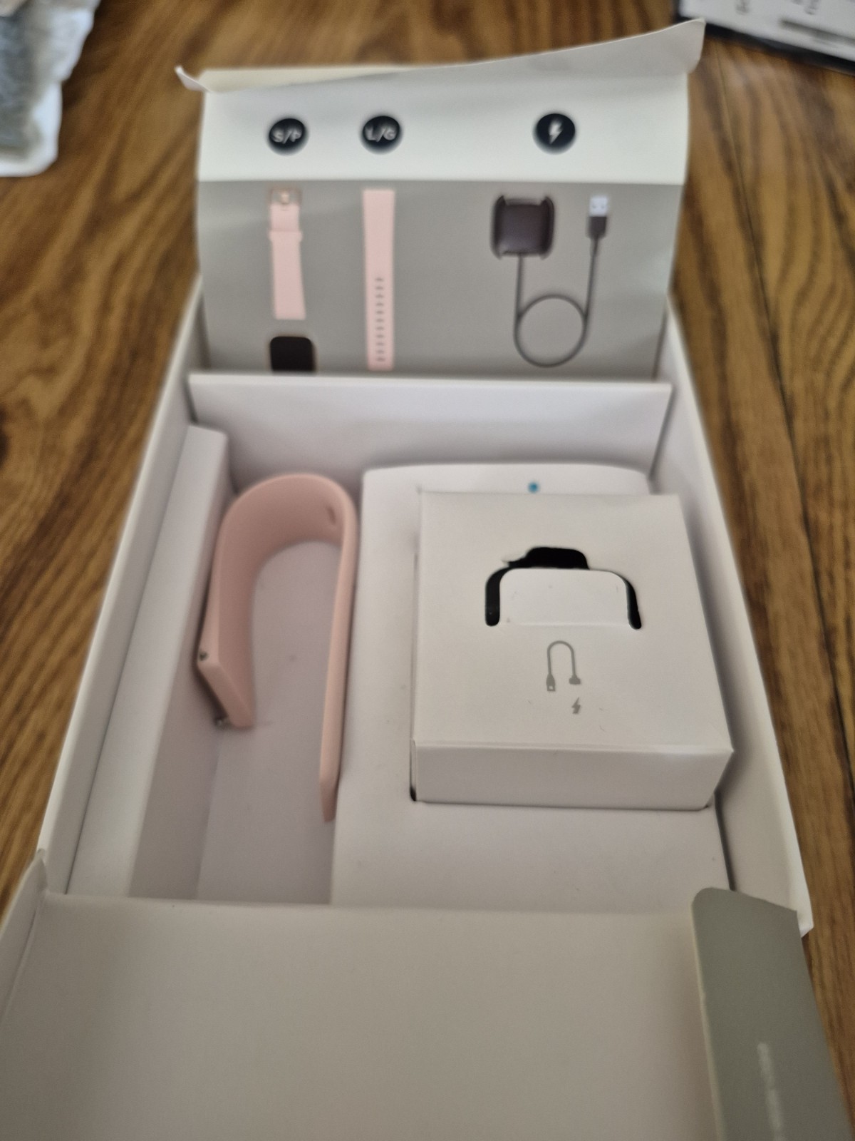 Fitbit Versa 2 40mm Smartwatch Pink Silicone Band Rose Gold With Accessories