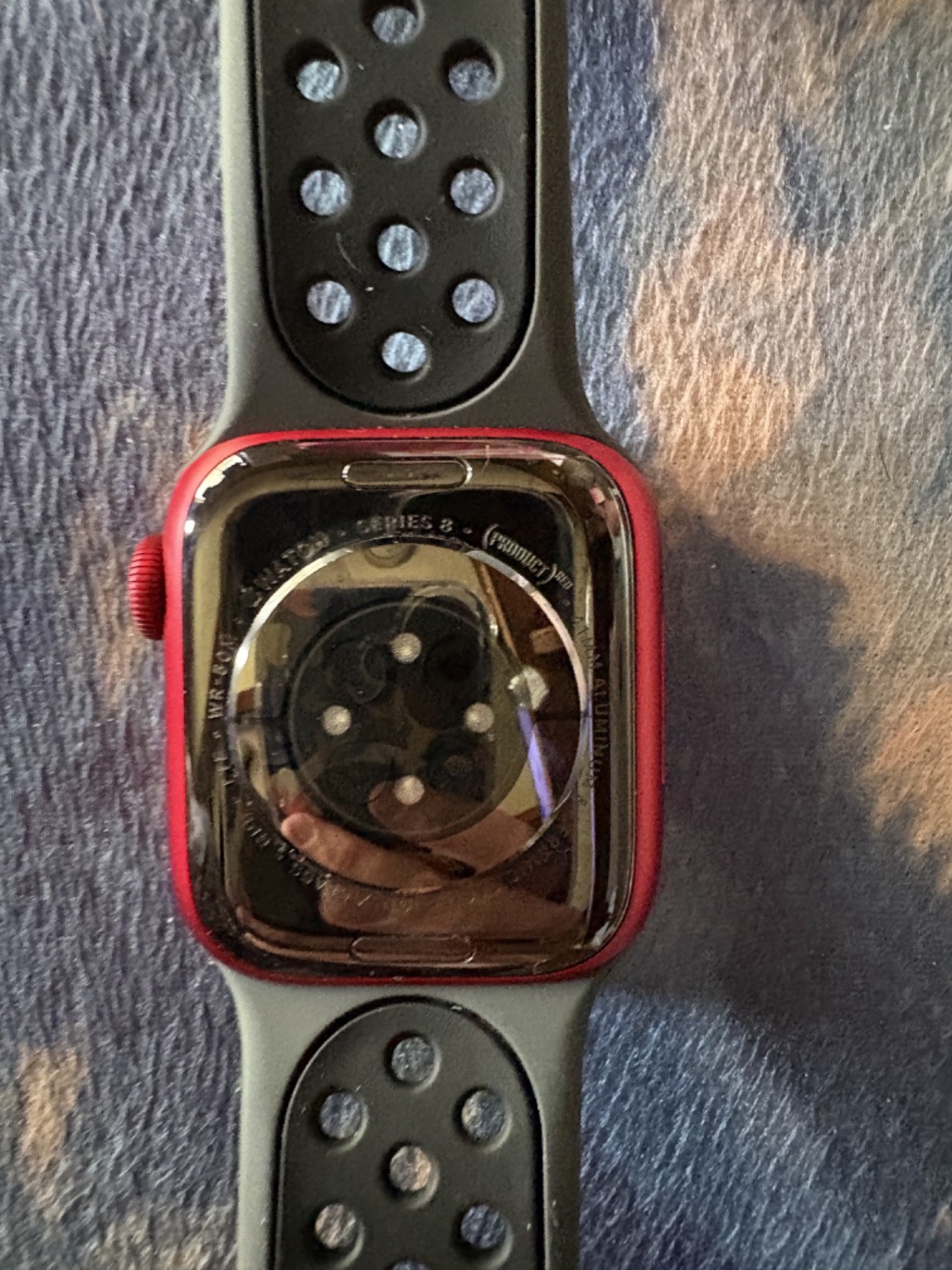 Apple Watch (Series 8) 41mm Red Aluminum (LTE) w/ Nike Sport – Excellent