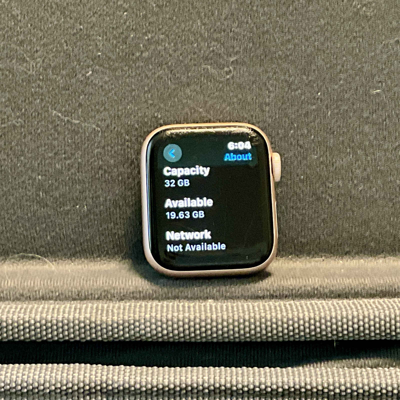 Apple Watch SE (1st Gen) 44mm Gold Aluminum GPS + Cellular A2293 32GB watchOS