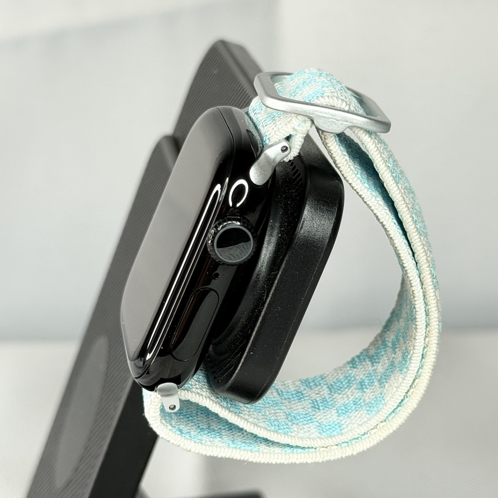 Apple Watch Series 10 42mm Jet Black Aluminum GPS – 100% Battery Health – Mint