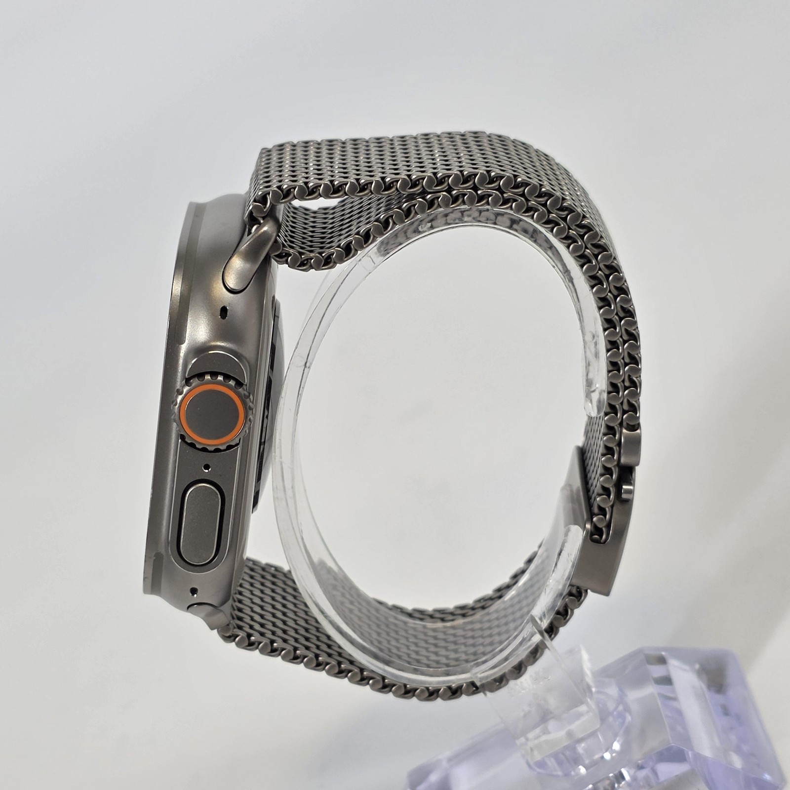 Apple Watch (Ultra 2) 49mm Natural Titanium (LTE) w/ Milanese Loop – Excellent