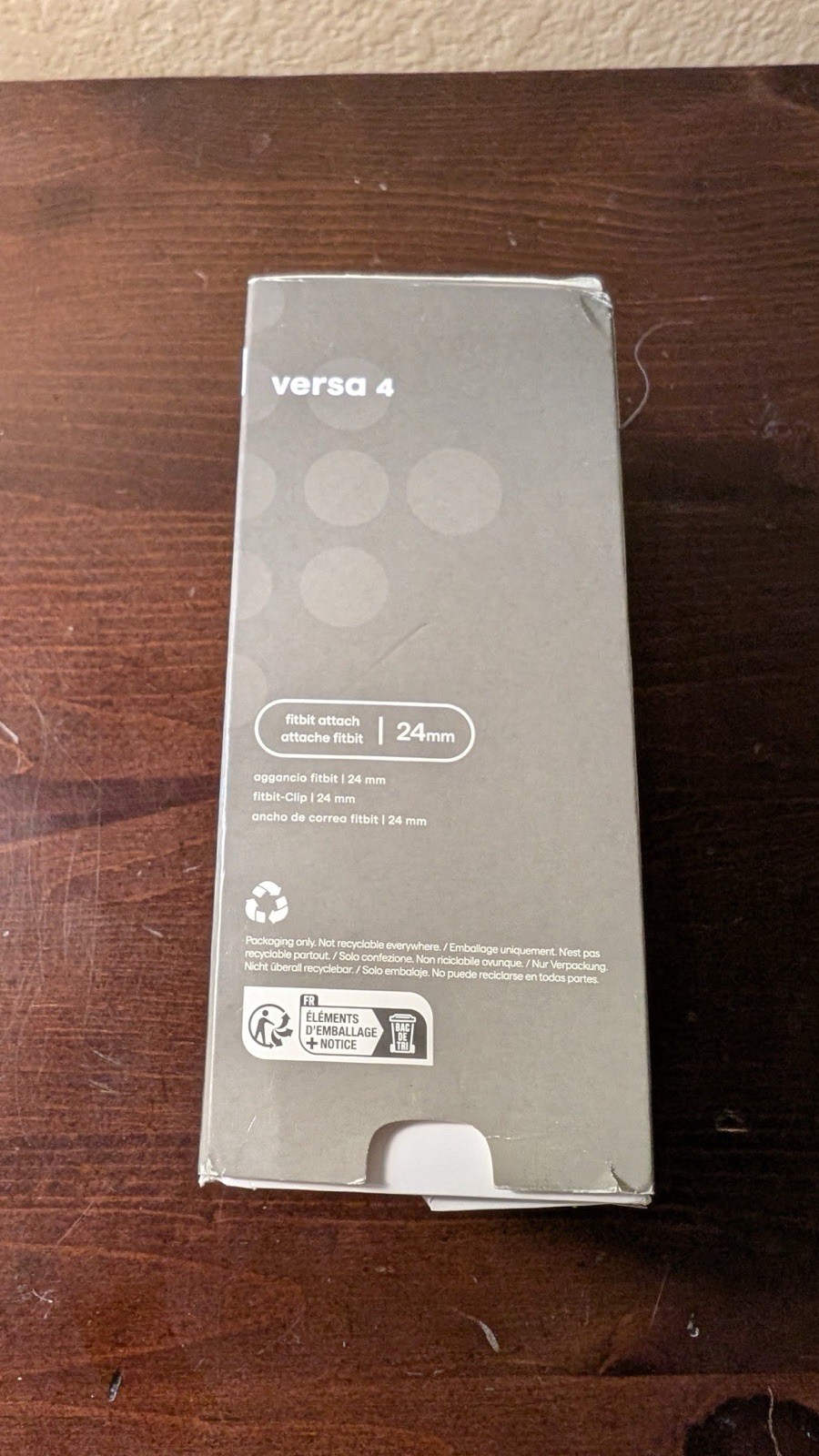 Fitbit Versa 4 Smartwatch Graphite Aluminum Case Black Silicone Band Bluetooth