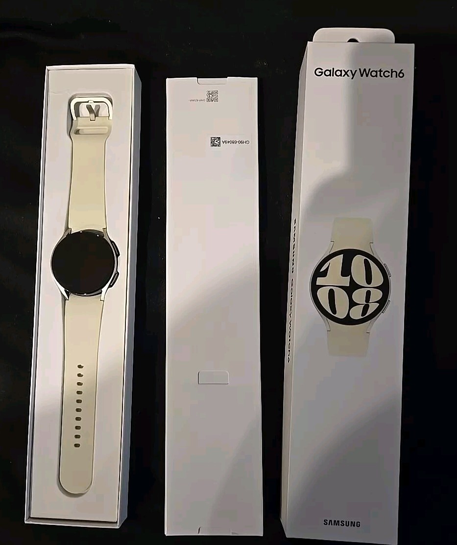 Samsung Galaxy Watch6 GPS Bluetooth & LTE 40mm Gold Aluminum Case Smartwatch