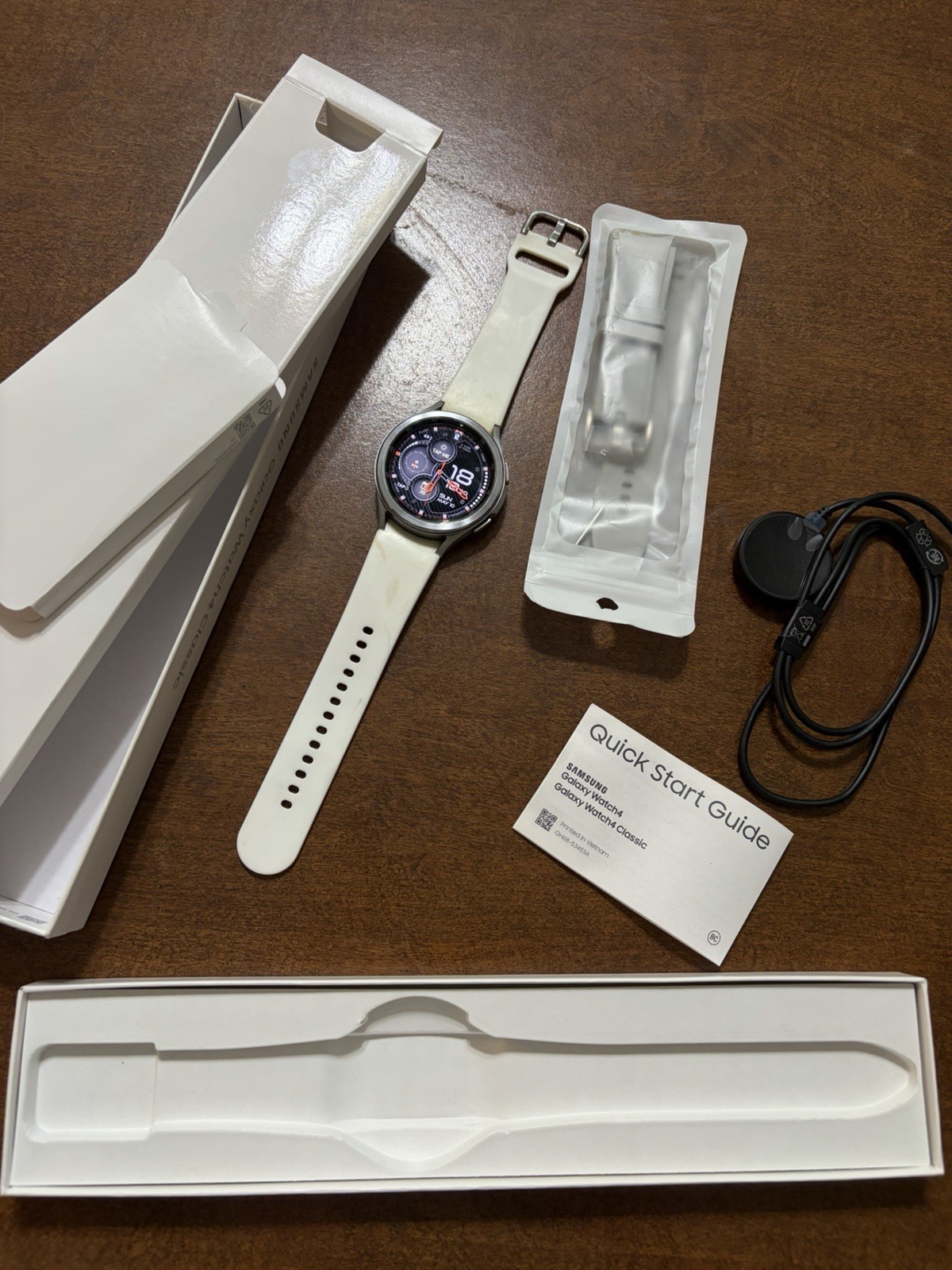 Samsung Galaxy Watch4 Classic 46mm With Extra Band