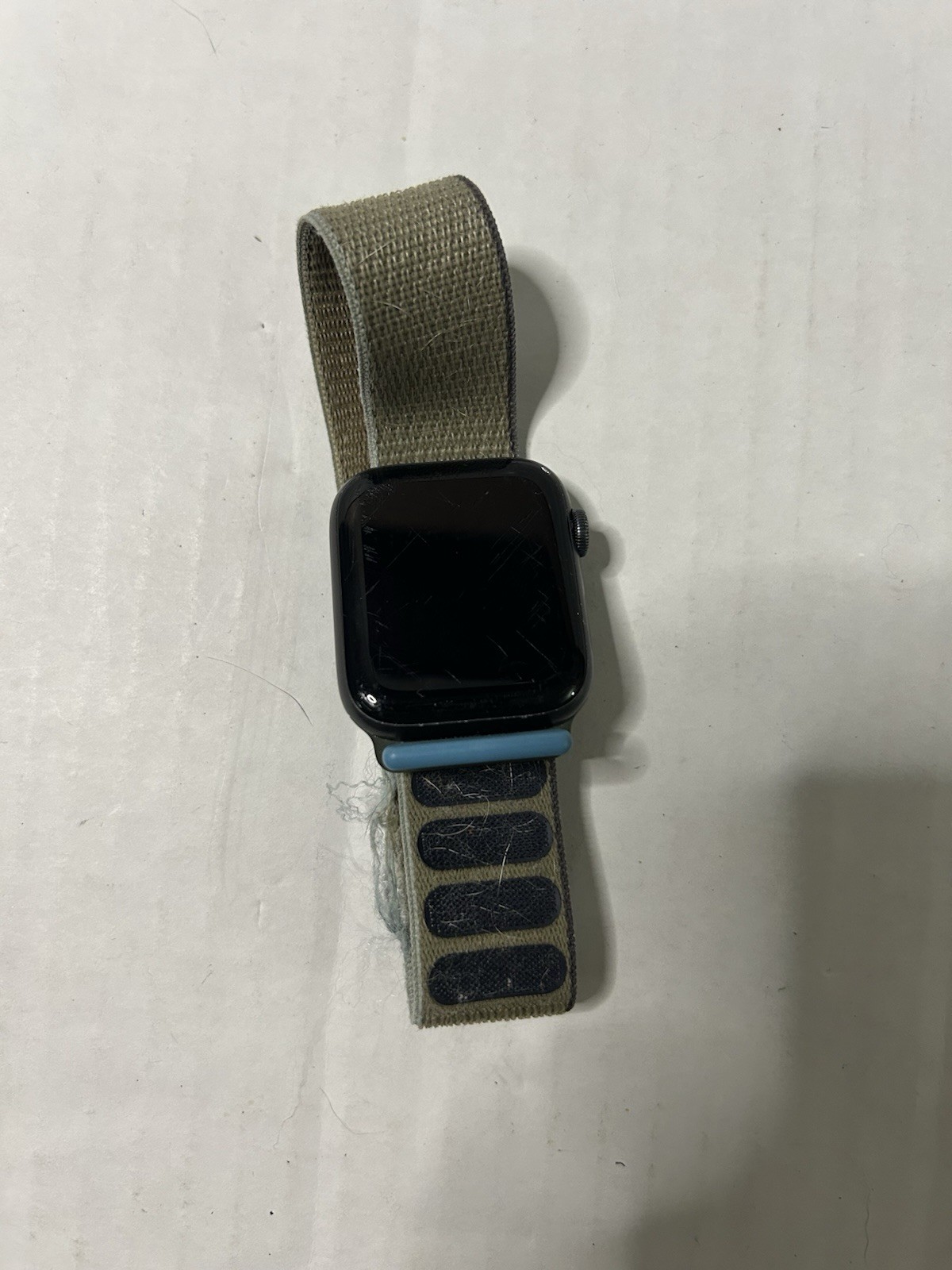 Apple Watch Series 6 A2292 44mm Grey Aluminum GPS – Scratched Screen & LOCKED