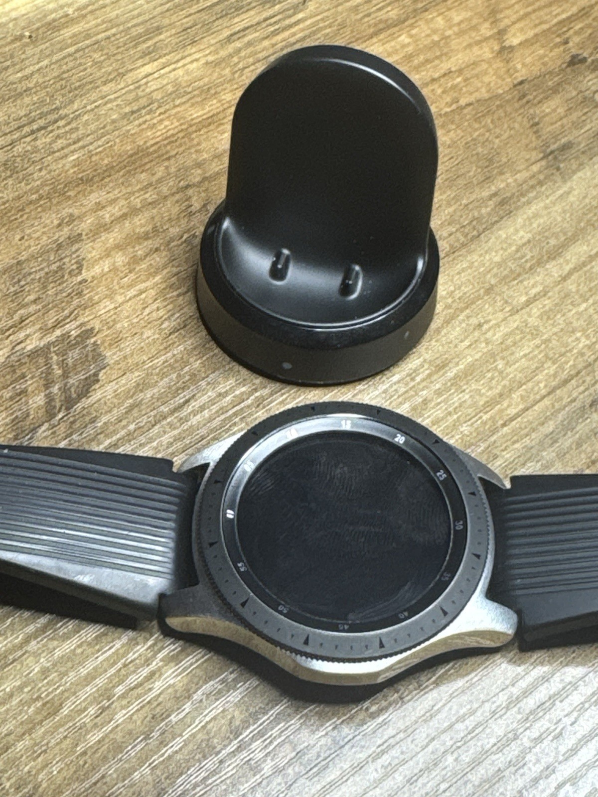Samsung Galaxy Watch 46mm Silver Black Silicone Touch BT w/ charging stand