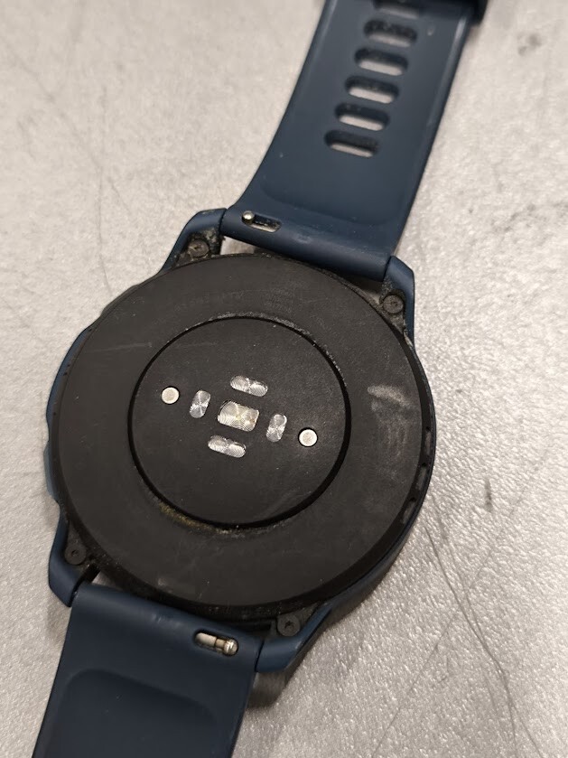 Used Smartwatch – Working, No Accessories, Signs of Wear