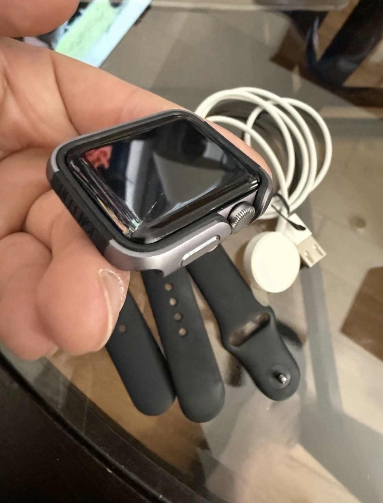 Apple Watch Series 3 (GPS) Gray Aluminum Case Black Silicone Band 8GB Wi-Fi.
