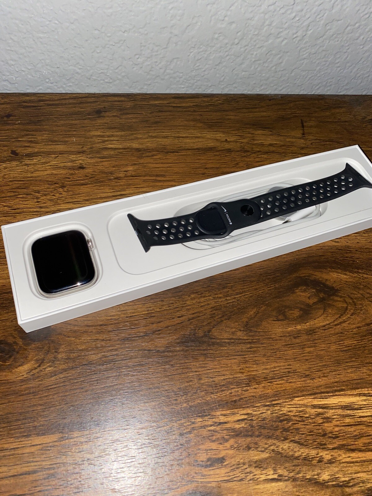 Apple Watch (Series 8) 45mm Silver Stainless w/ Nike Sport (LTE)- Very Good Cond