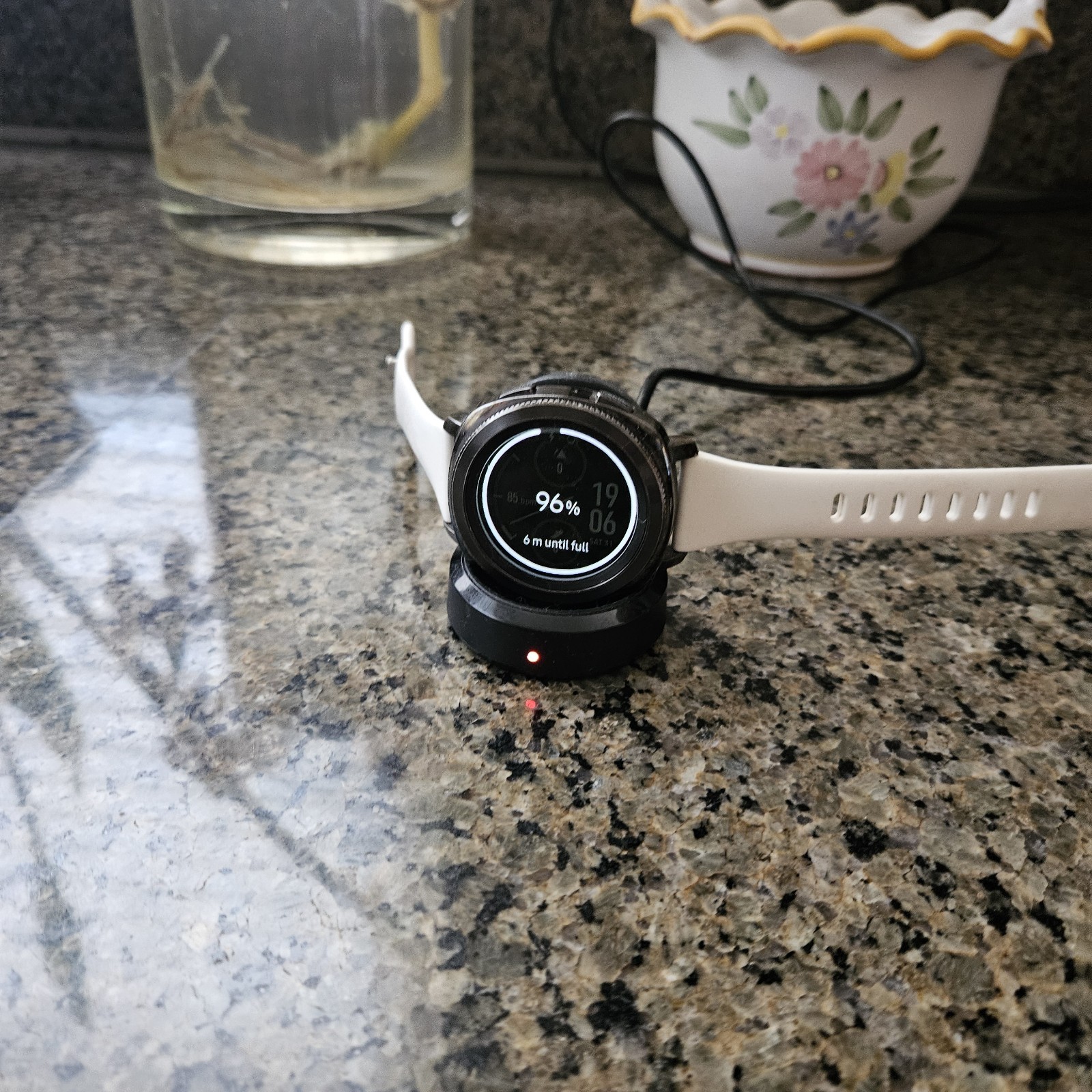 Samsung Gear Sport SM-R600 42mm 4GB Water-Resistant White Band