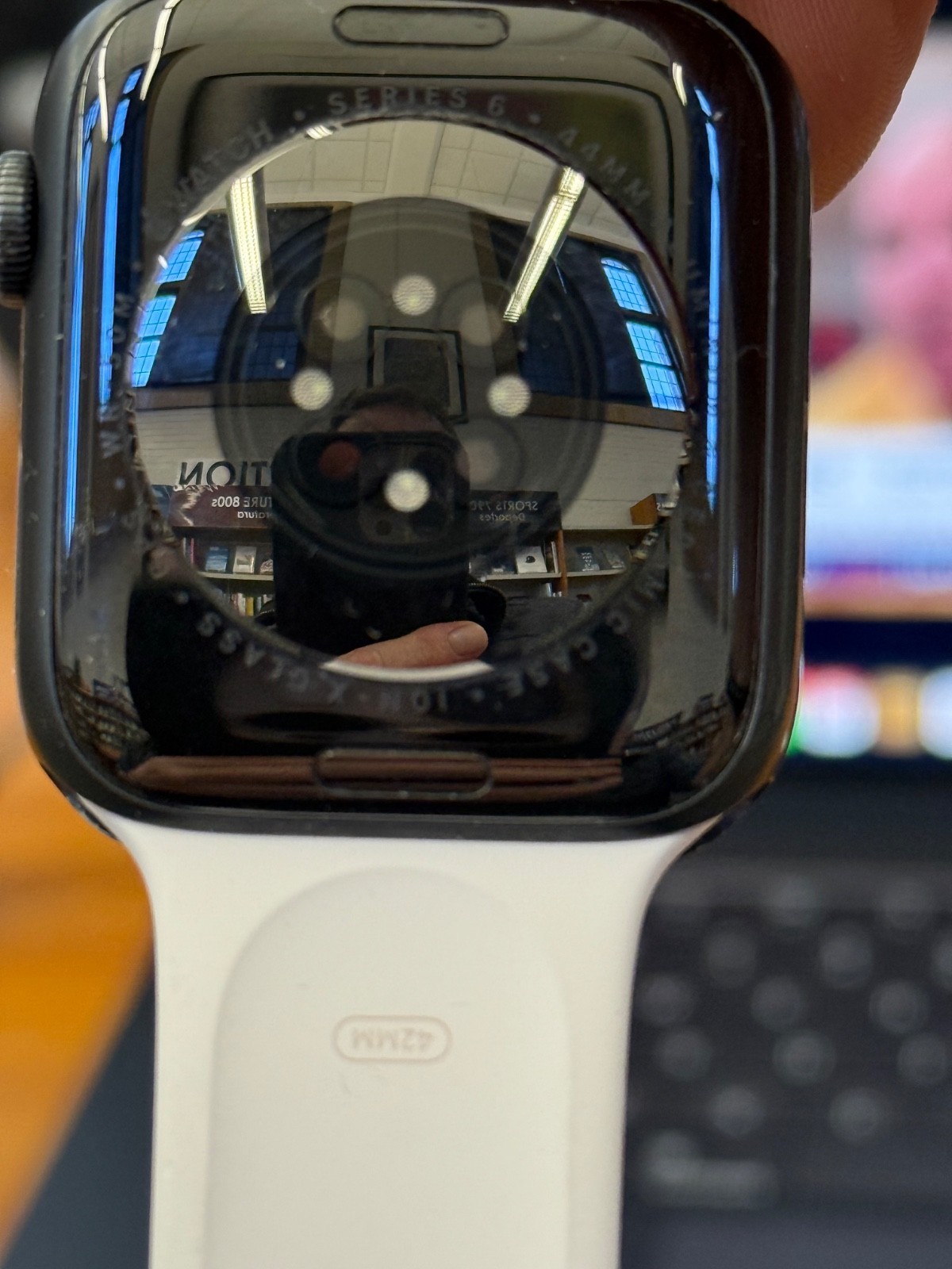 Apple watch series 6 | 44mm gps used 4-5 minor scratches. Works great!