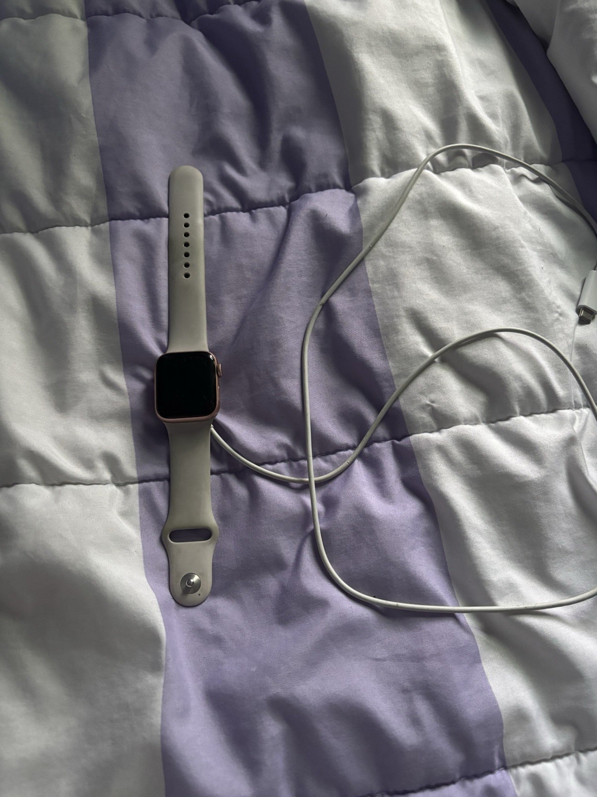 Apple Watch SE 1st Generation 40mm Aluminum and Ceramic Case Unlocked