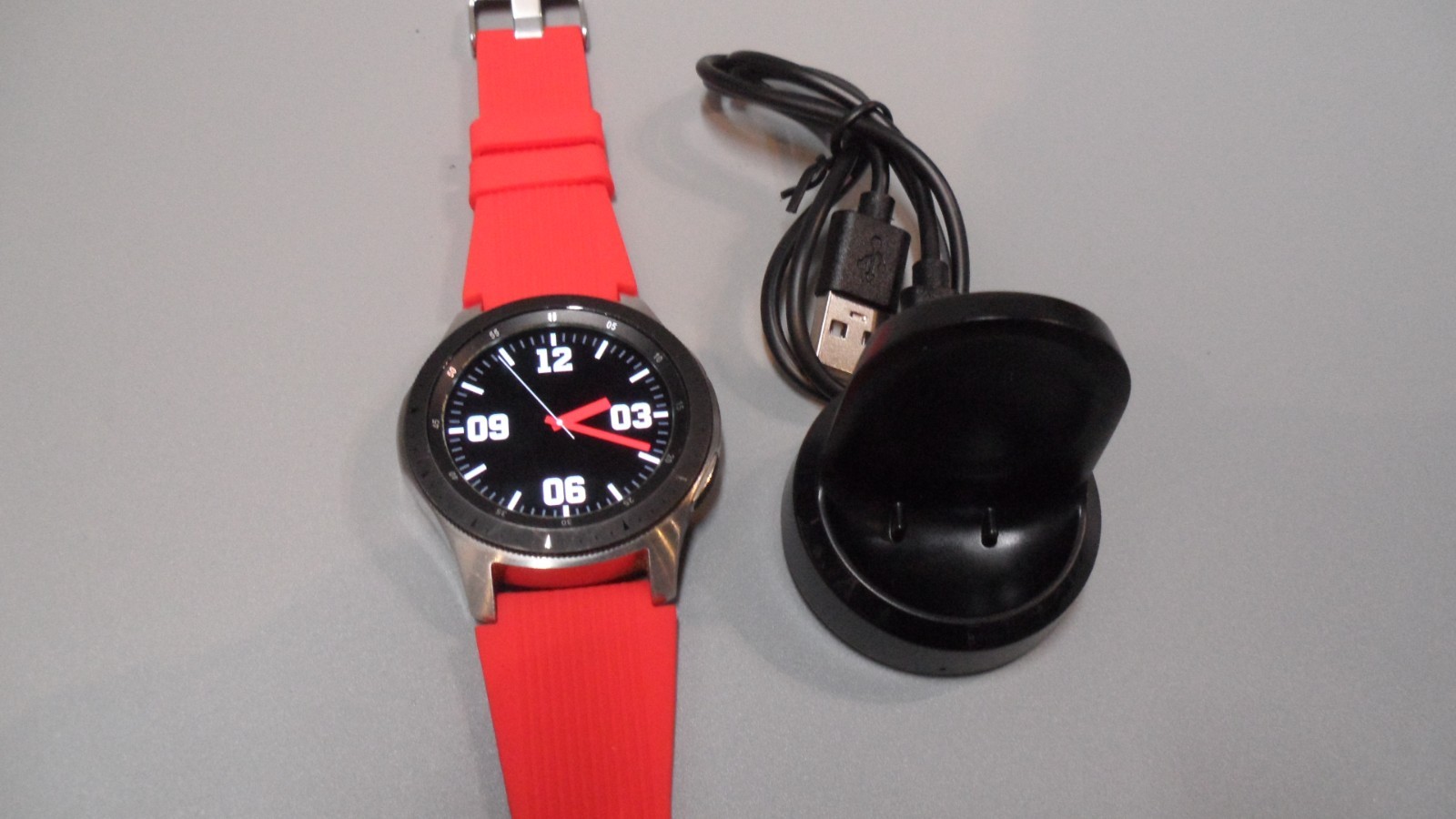 Samsung Galaxy Watch SM-R800 Smartwatch 46mm Stainless Steel – Silver/RED