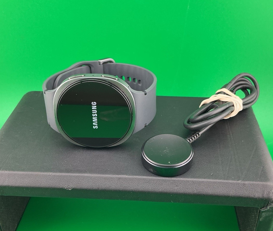 Samsung Galaxy Watch 8 44mm Smart Watch (SM-L335U) *Pre-Owned* Free Shipping