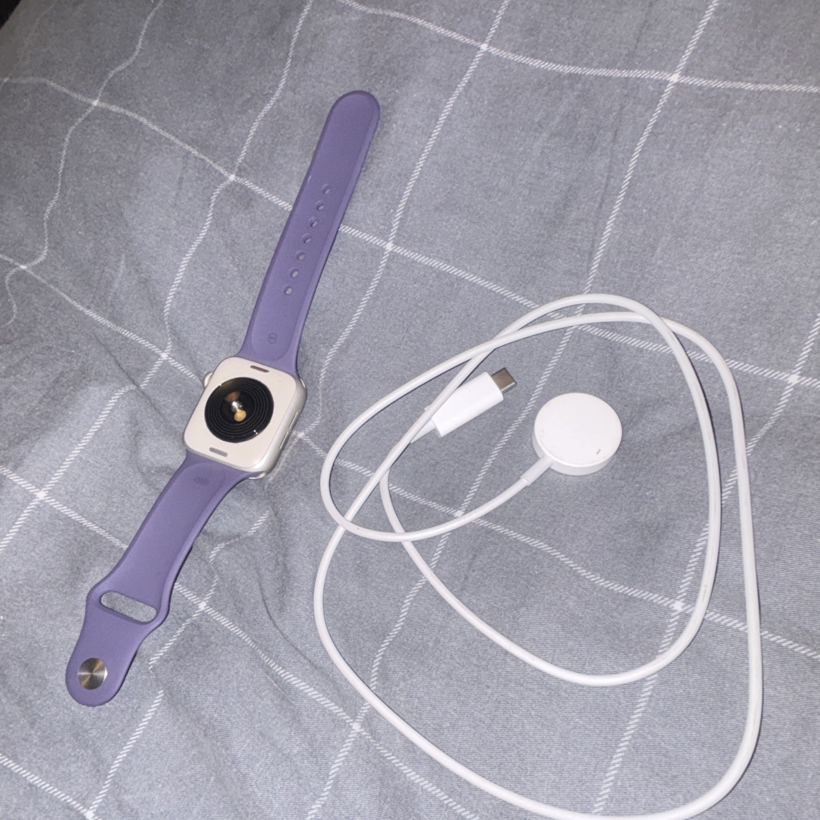 Apple Watch Series 4 44mm Silver Aluminum Case & Purple Silicone Band HR Monitor