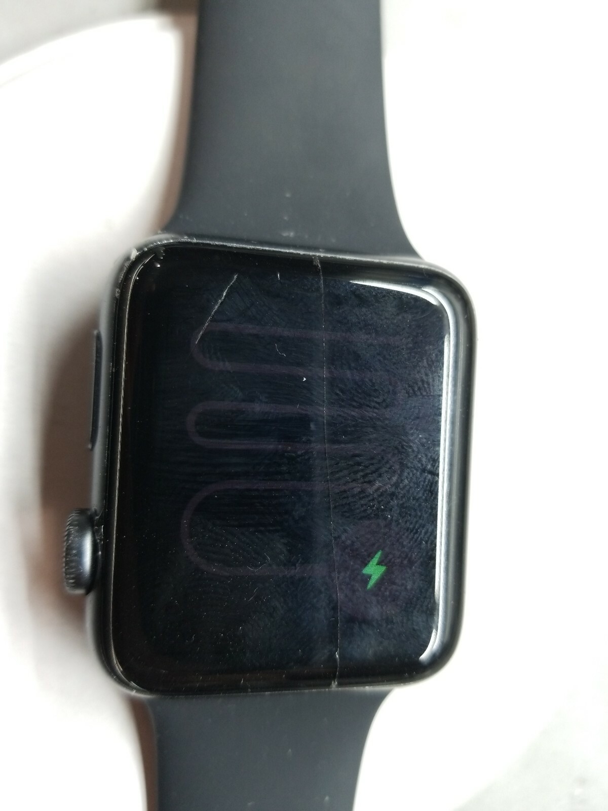 Apple Watch Series 3 (GPS) 42mm Space Gray Aluminum Case , broken glass , READ