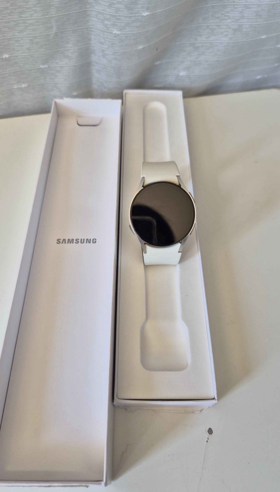 Samsung Galaxy Watch5 44mm Aluminum Case White Band Smartwatch SM-R910NZSAXAA