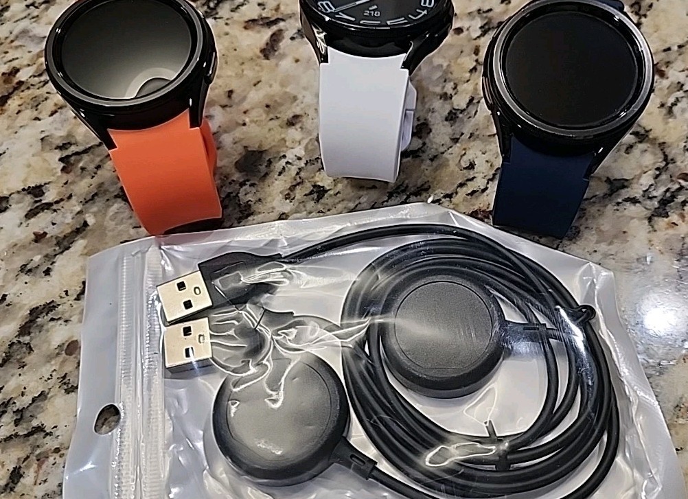 Samsung Galaxy Watch6 Classic 43mm + Usb charge + Multicolor band Light scratch