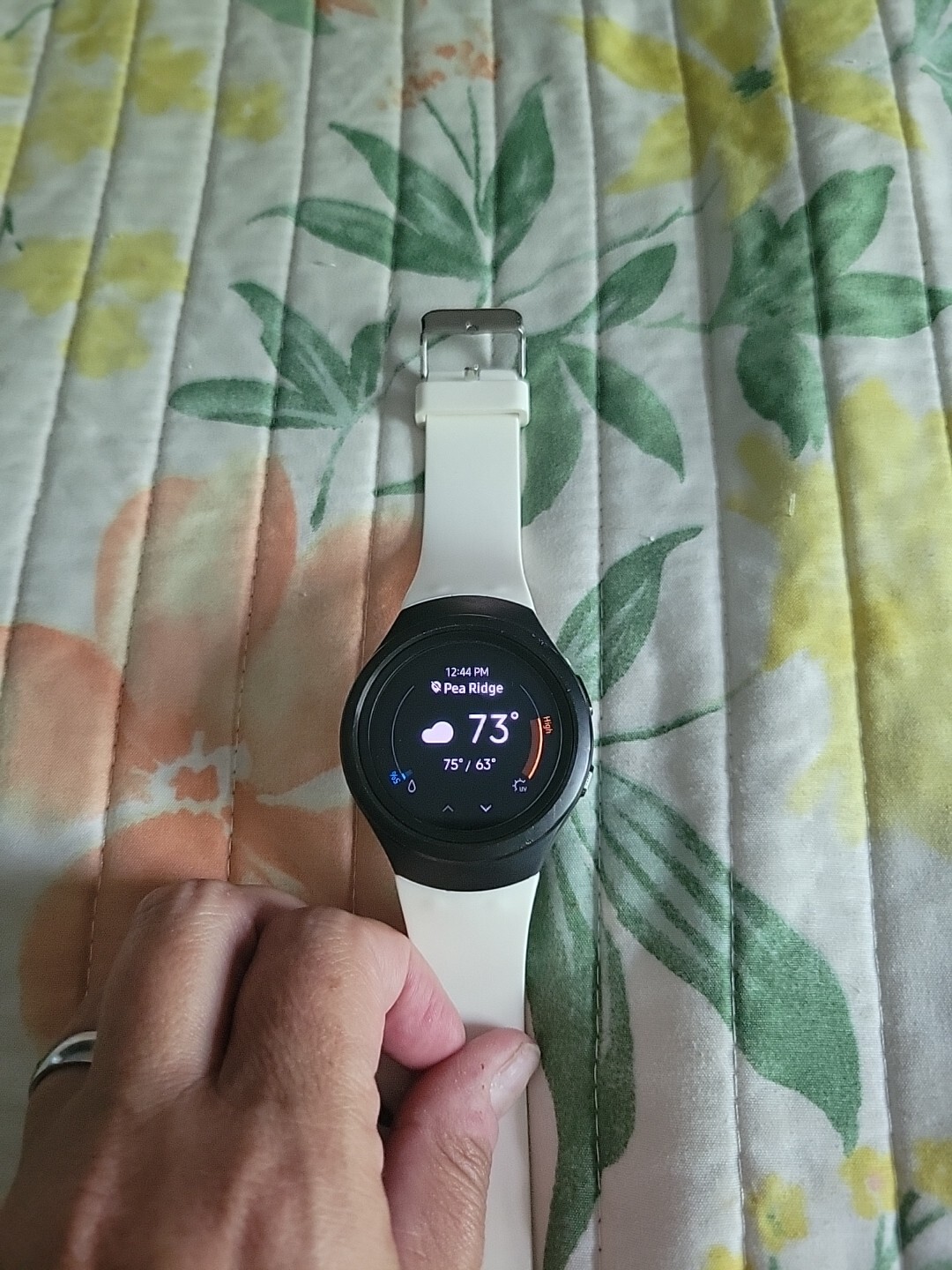 Samsung Gear S2 SM-R730V Verizon Smartwatch – White (Replacement Bands Included)