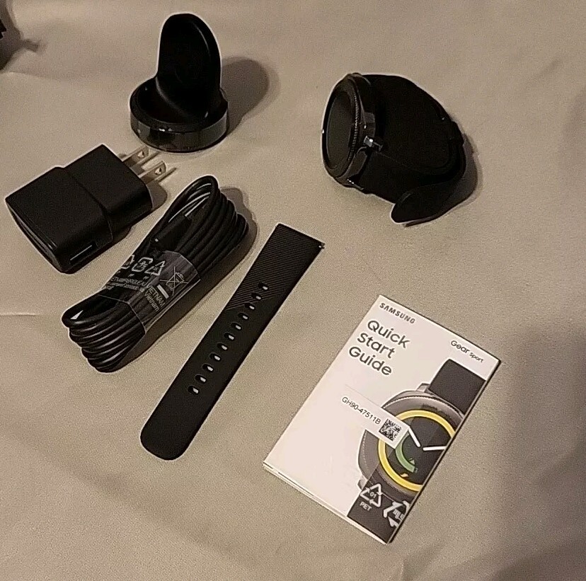 Samsung Gear Sport SM-R600 44.6mm Black Case Silicone Band Classic Buckle