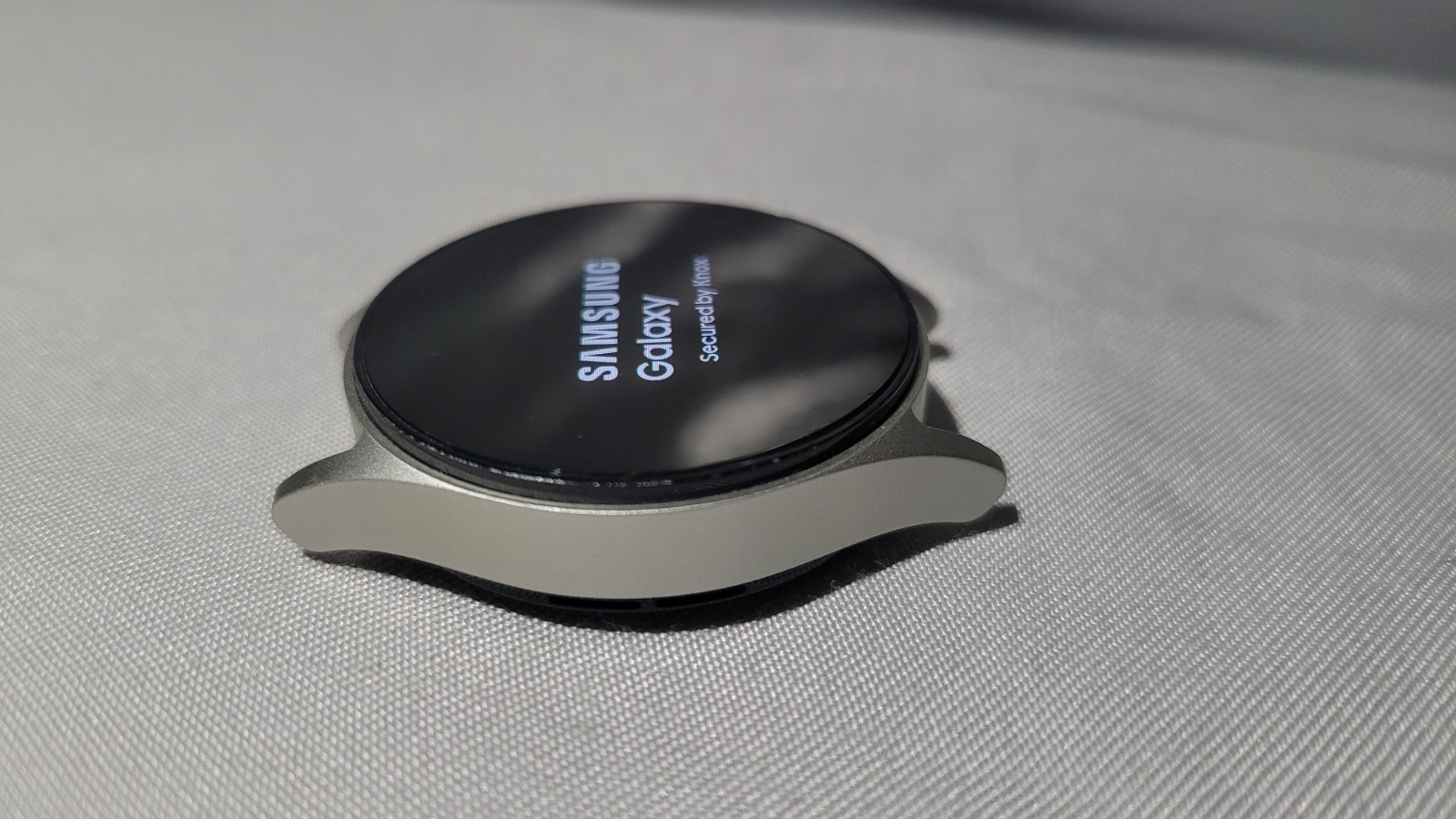 Samsung Galaxy Watch 7 40mm Aluminum Smartwatch Gold Cream 2024 SM-L300NZEAXAA