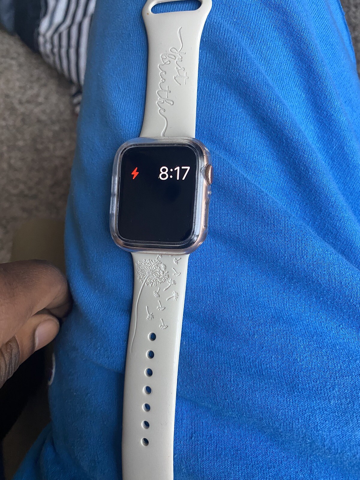 Apple Watch Series SE 44mm Gold Aluminium Case with Pink Sport Band (GPS +…