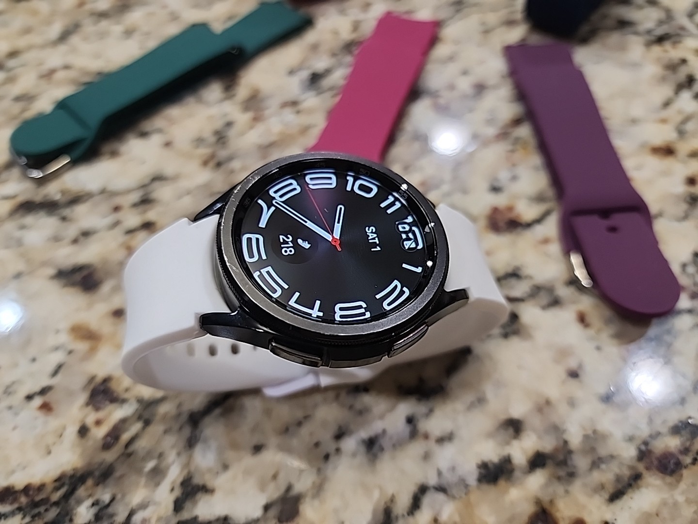 Samsung Galaxy Watch6 Classic 43mm + Usb charge + Multicolor band Light scratch