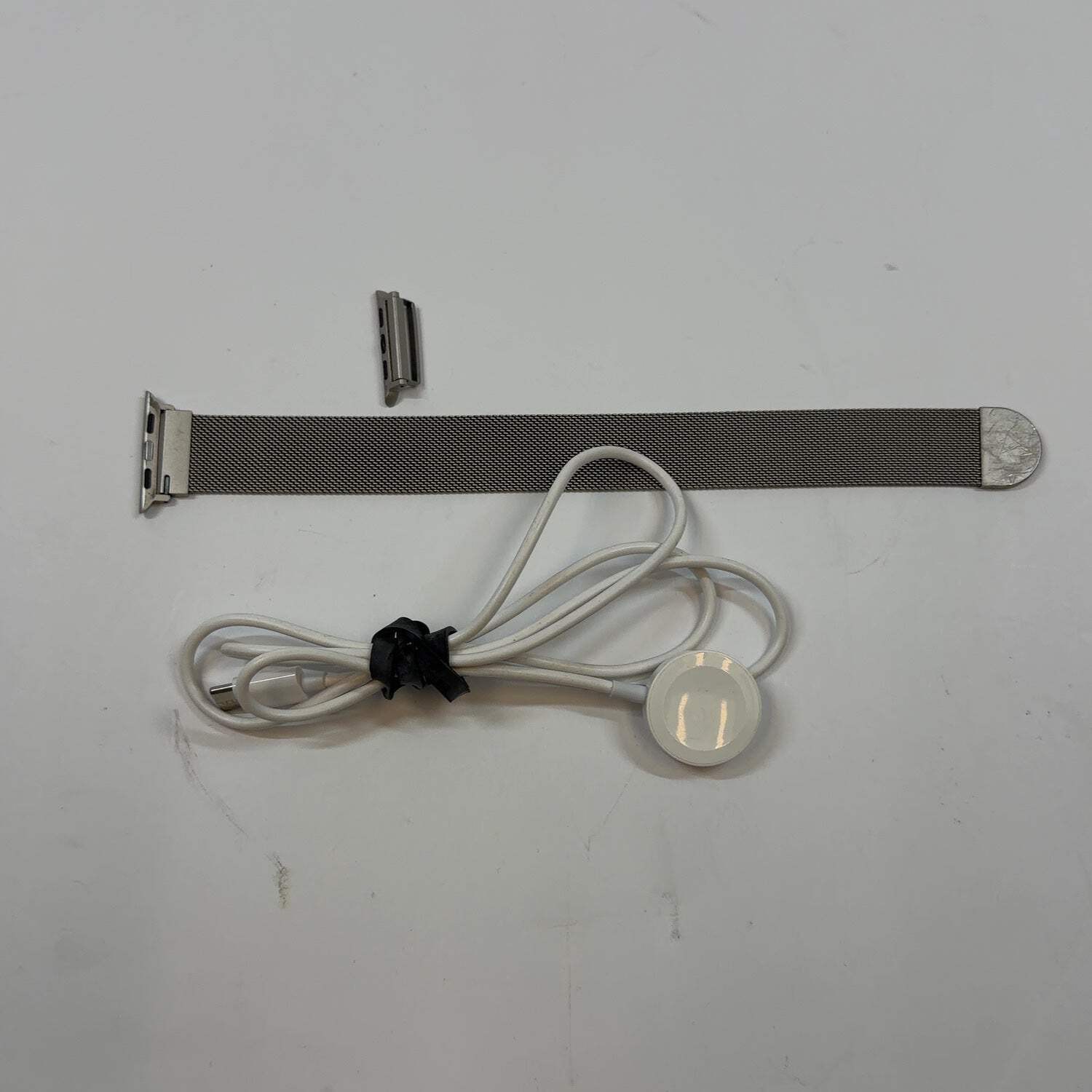 GPS Only Apple Watch SE 1st Gen 40MM Gold Aluminum MKQ03LL/A Face Only