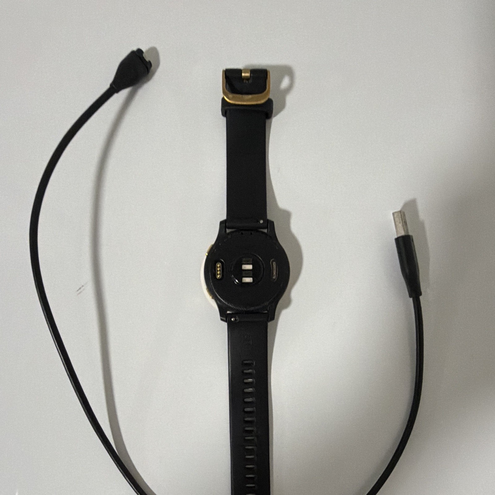 Garmin Venu 43mm Smartwatch Touchscreen Bluetooth Gold Metal Case Black Band USB