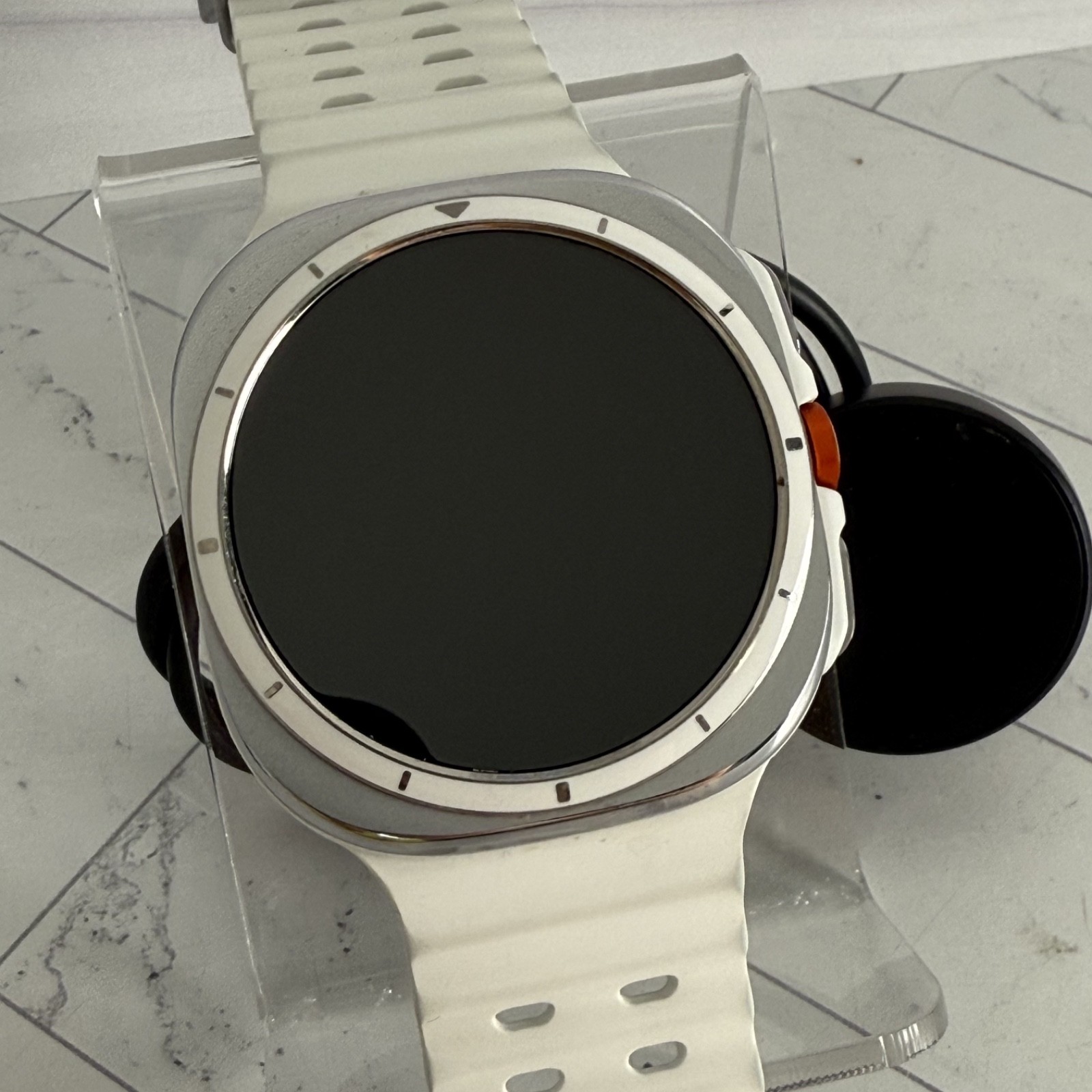 Samsung Galaxy Watch Ultra White 47mm SM-L705U 2025 Verizon Cellular #A8