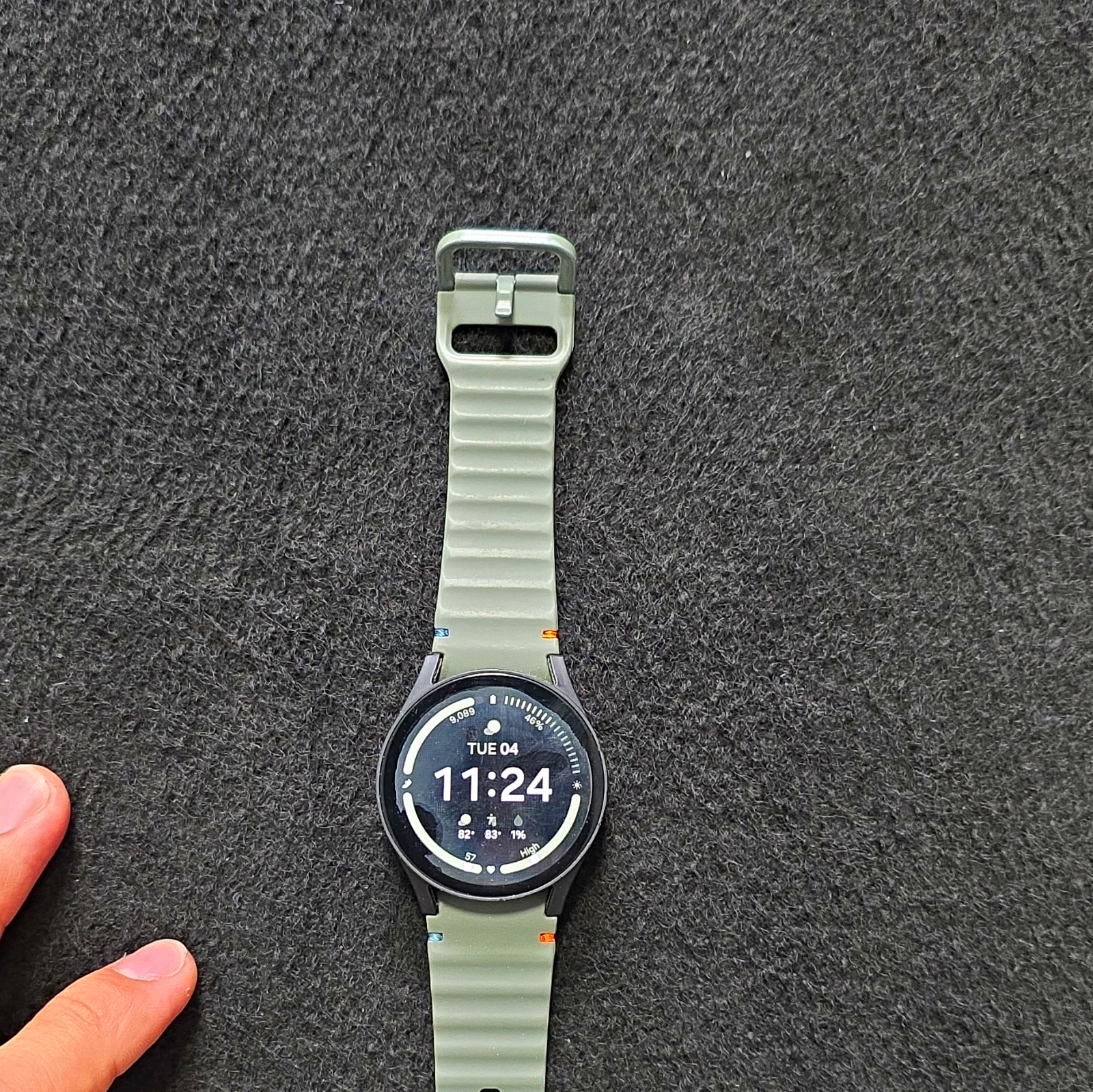 Samsung Galaxy Watch 7 SM-L305U 40mm Black LTE GPS Green Silicone Band