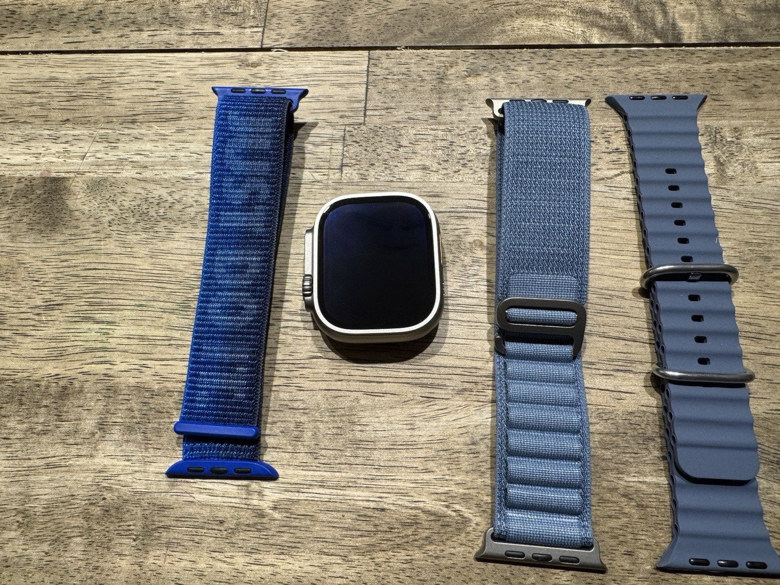Apple Watch Ultra 49mm Titanium GPS + LTE – Alpine loop + 2 -Excellent condition