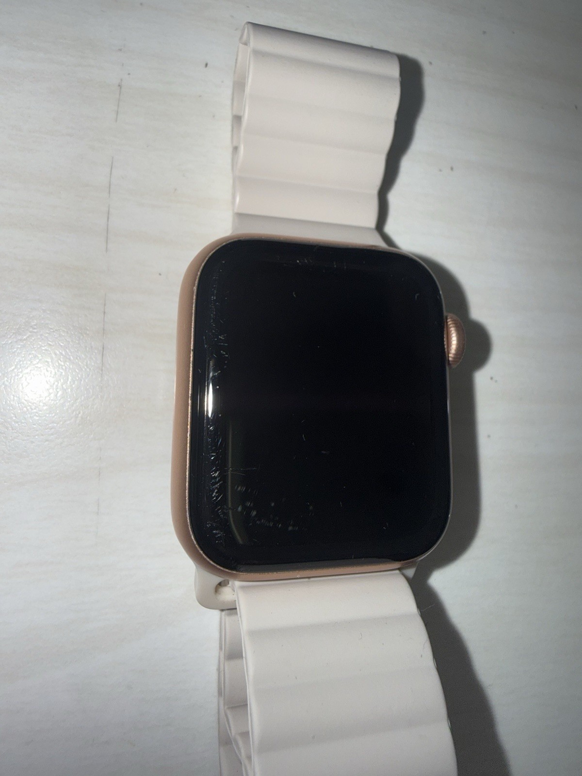 Apple Watch Series 6 40mm Gold Aluminum Case with Pink Sand Sport Band – Regular