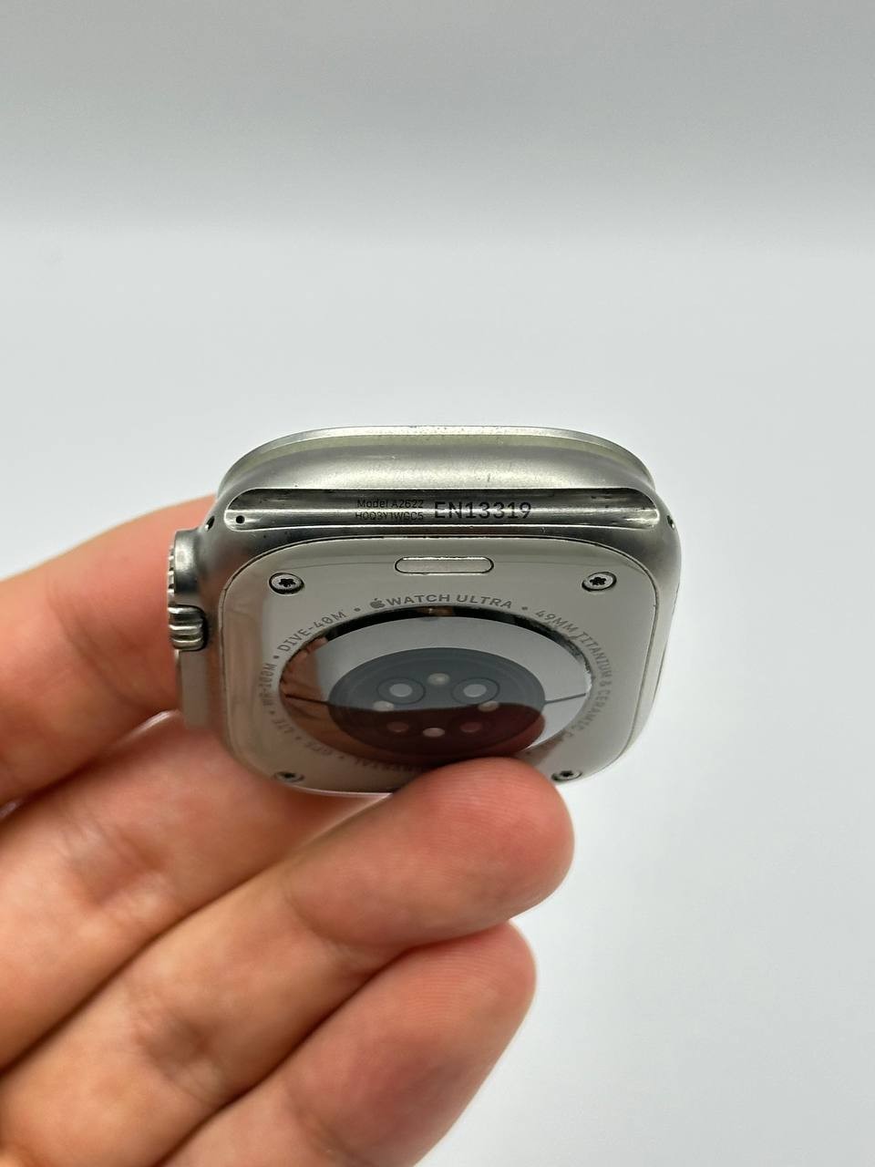 Apple Watch Ultra 1st 49mm GPS + LTE Natural Titanium **BAD LCD – SEE PICS**