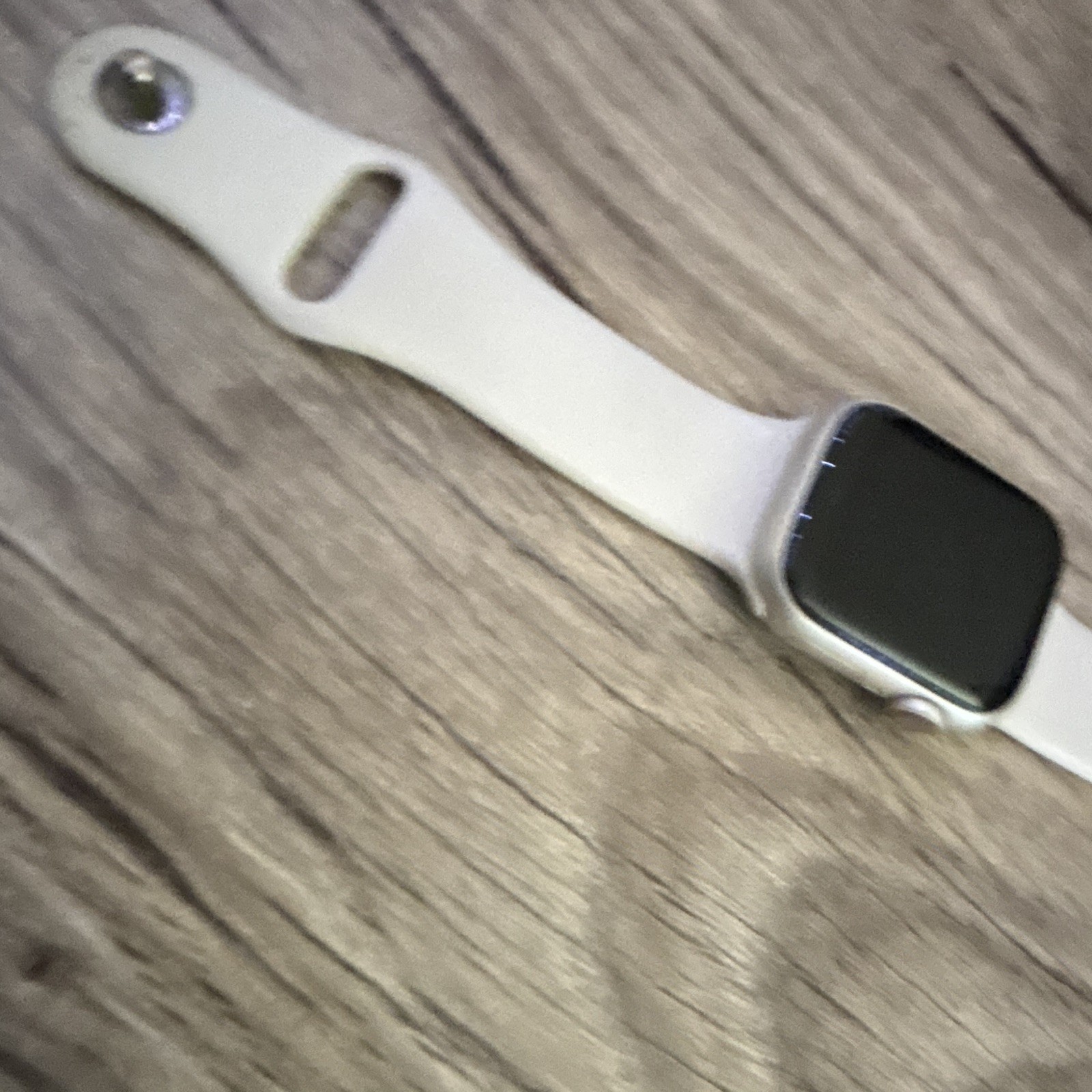 Apple Watch 40mm Silver Aluminum Case White Silicone Band Bluetooth Unlocked