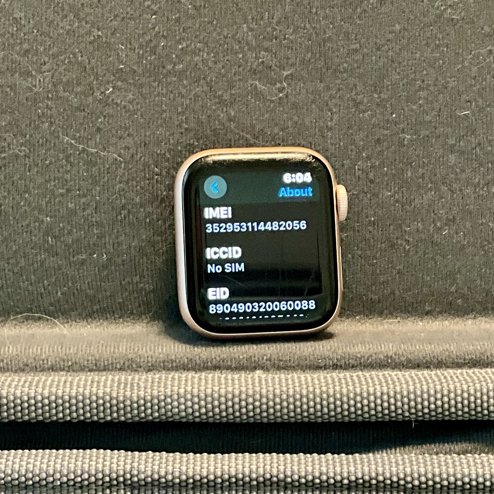 Apple Watch SE (1st Gen) 44mm Gold Aluminum GPS + Cellular A2293 32GB watchOS