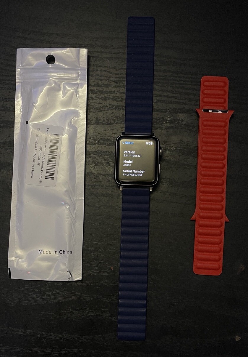 Apple Watch Series 3 A1861 42mm Cellular Space Gray W/ 2 Magnetic Bands Red/blu