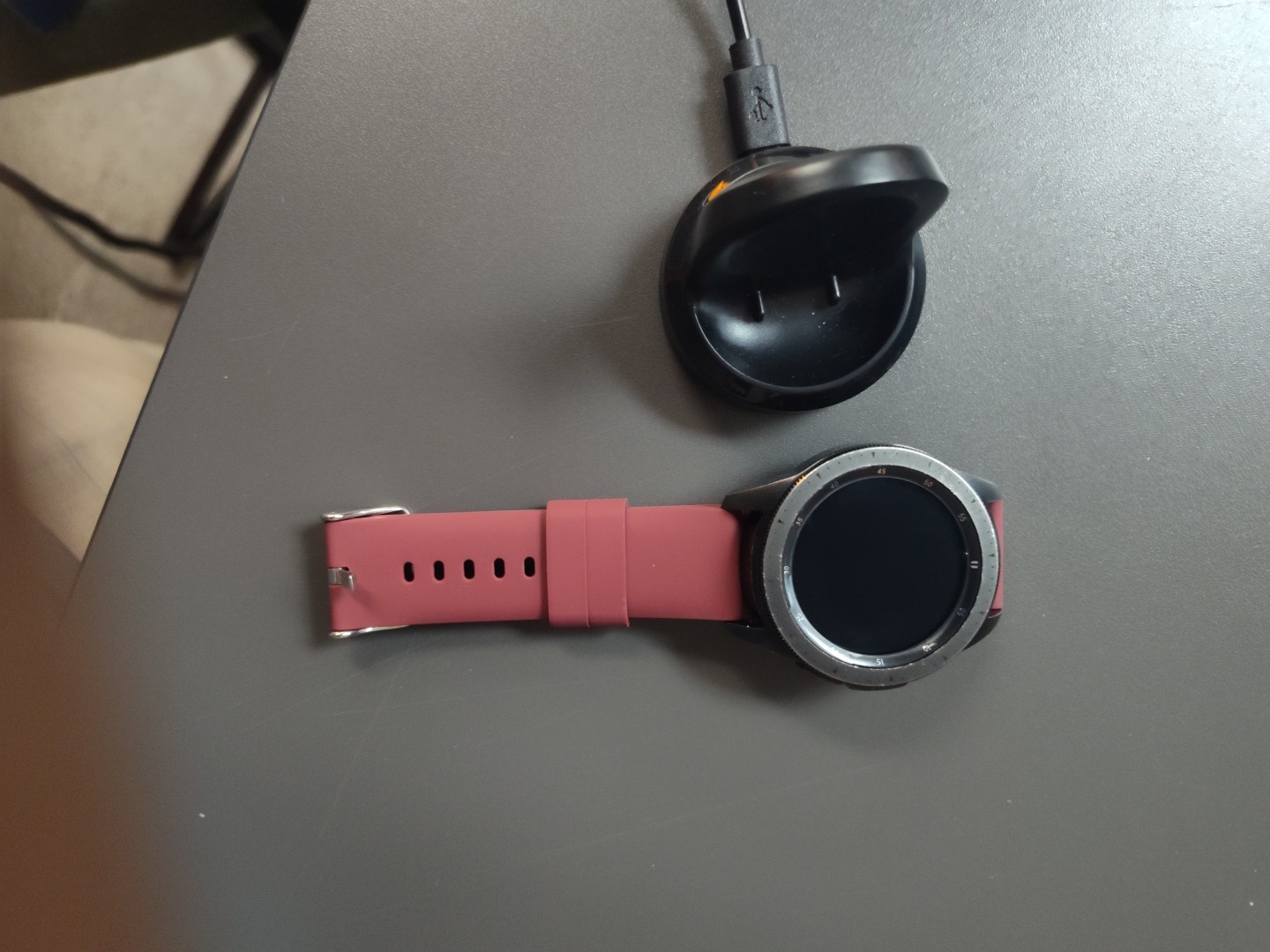 Samsung Galaxy Watch SM-R810 42mm Midnight Black Case Classic Buckle Maroon
