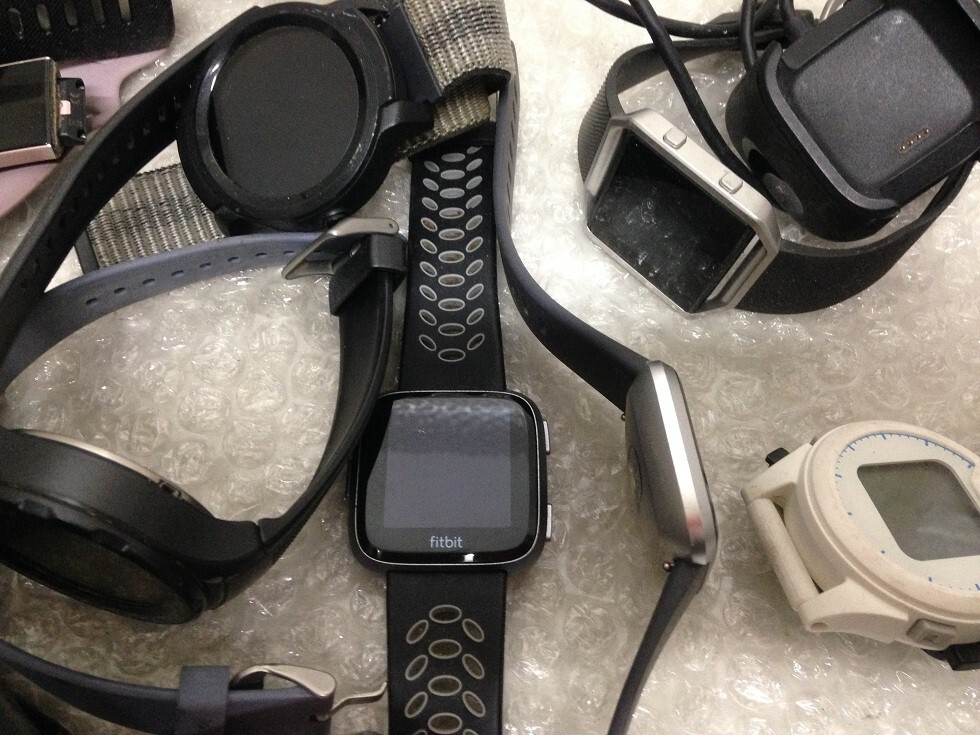 Lot Of 31 Mixed Watches UNTESTED APPLE / fitbit & MORE