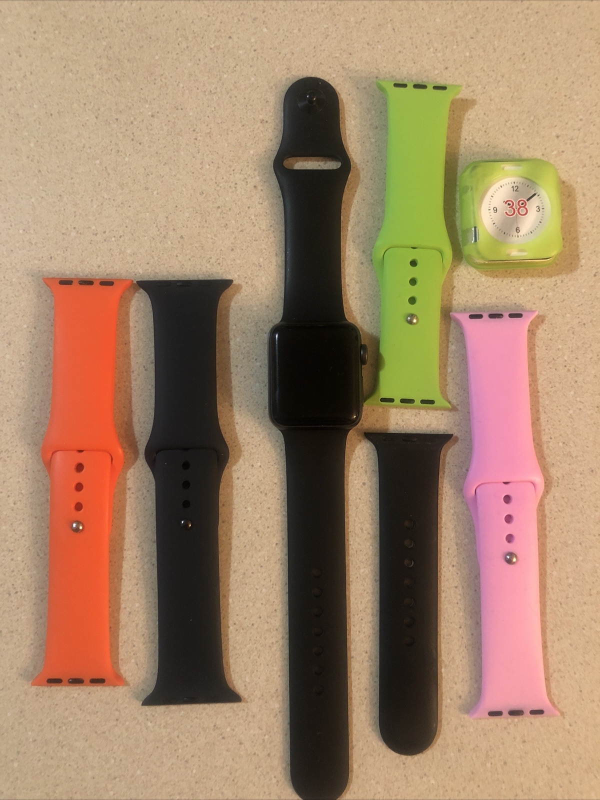 Apple Watch Series 3 38 mm Gray Case Black Aluminium Smartwatch – MTF02LLA