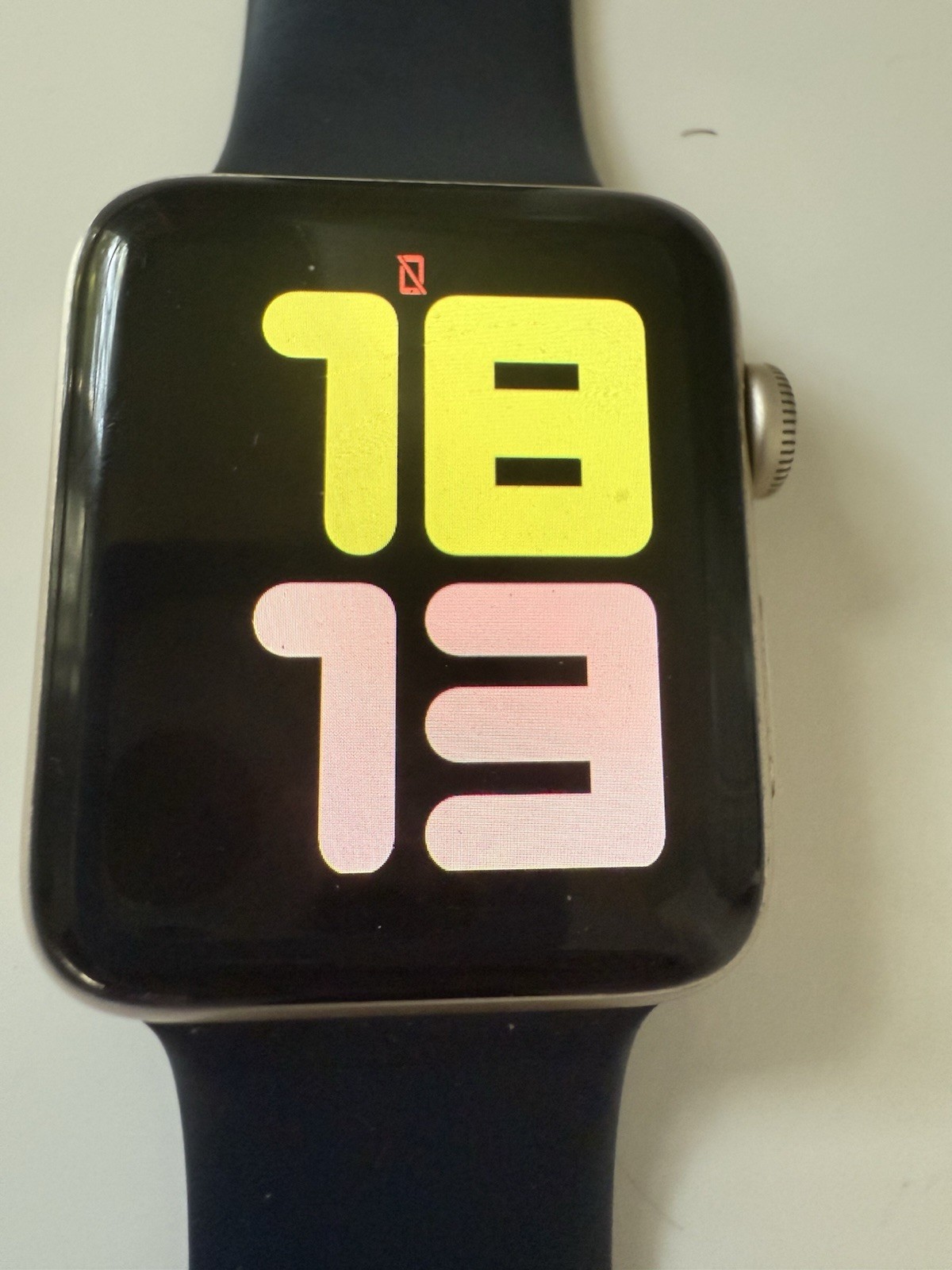 Apple Watch Series 2 42mm Gold Aluminum Case Navy Band