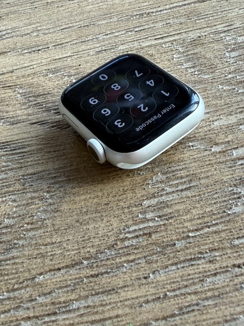 Apple Watch Series 6 40mm Aluminum Case GPS, Silver White w/ Box A2291 MG283LL/A