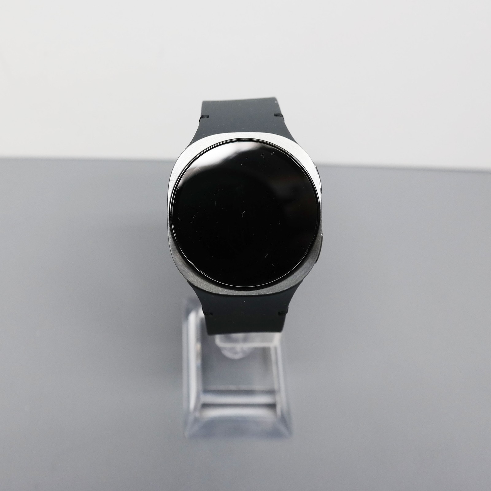 Samsung Galaxy Watch8 SM-L325U 40mm LTE Aluminum Smartwatch – Graphite