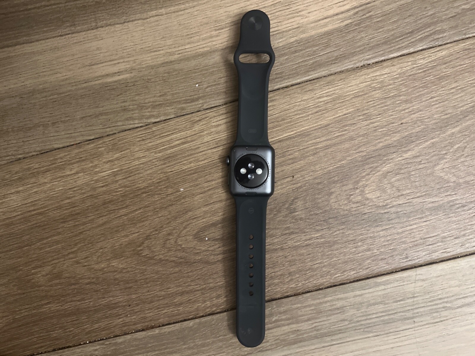 Apple Watch Series 3 38 mm Gray Case Black Aluminium Smartwatch – MTF02LLA