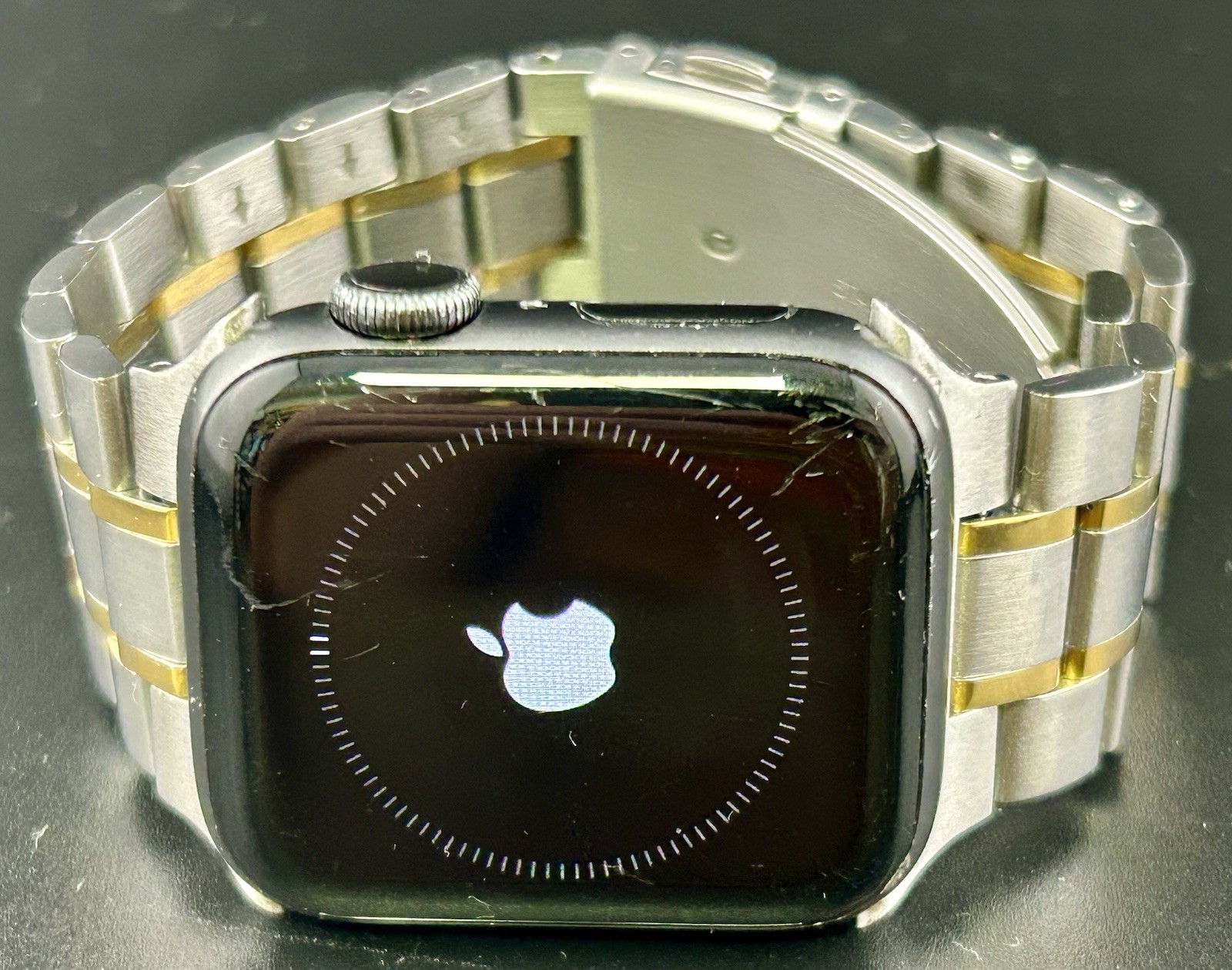 Apple Watch Series 6 40MM A2291 Black – Stainless Steel Silver/Gold