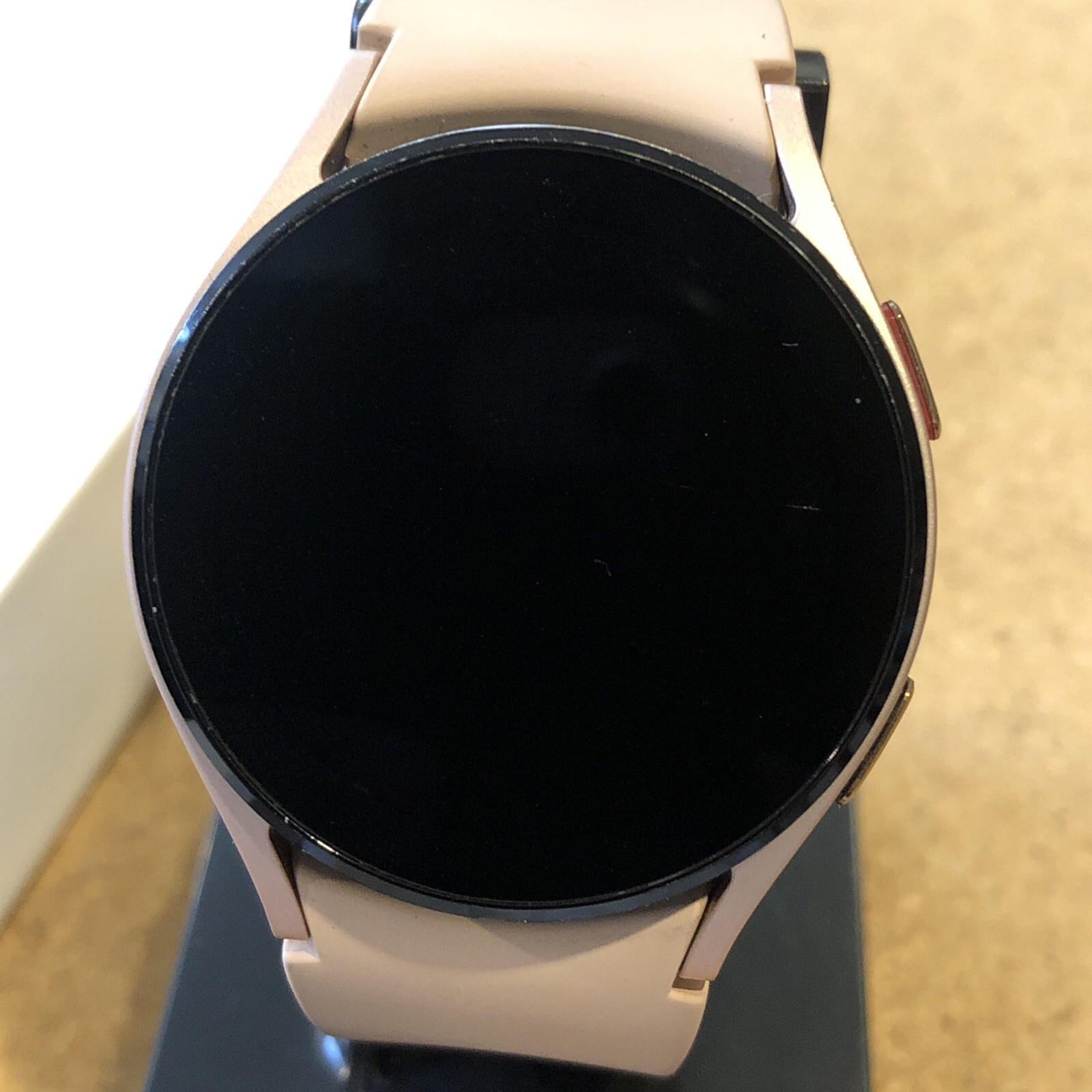 Samsung Galaxy Watch 4 40mm GPS Smartwatch Pink Gold S/M with Heart Rate Monitor