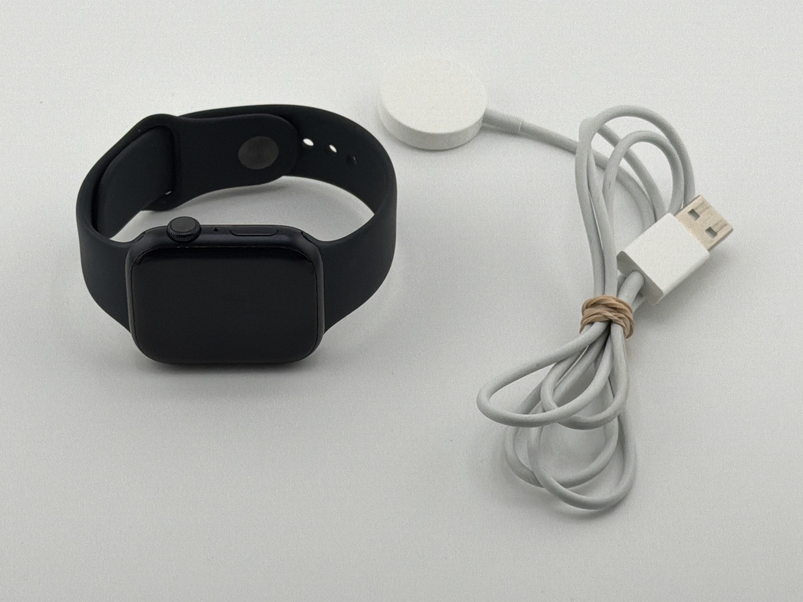 Apple Watch Series 9 45mm Midnight Aluminum Midnight Sport Band GPS Only Used