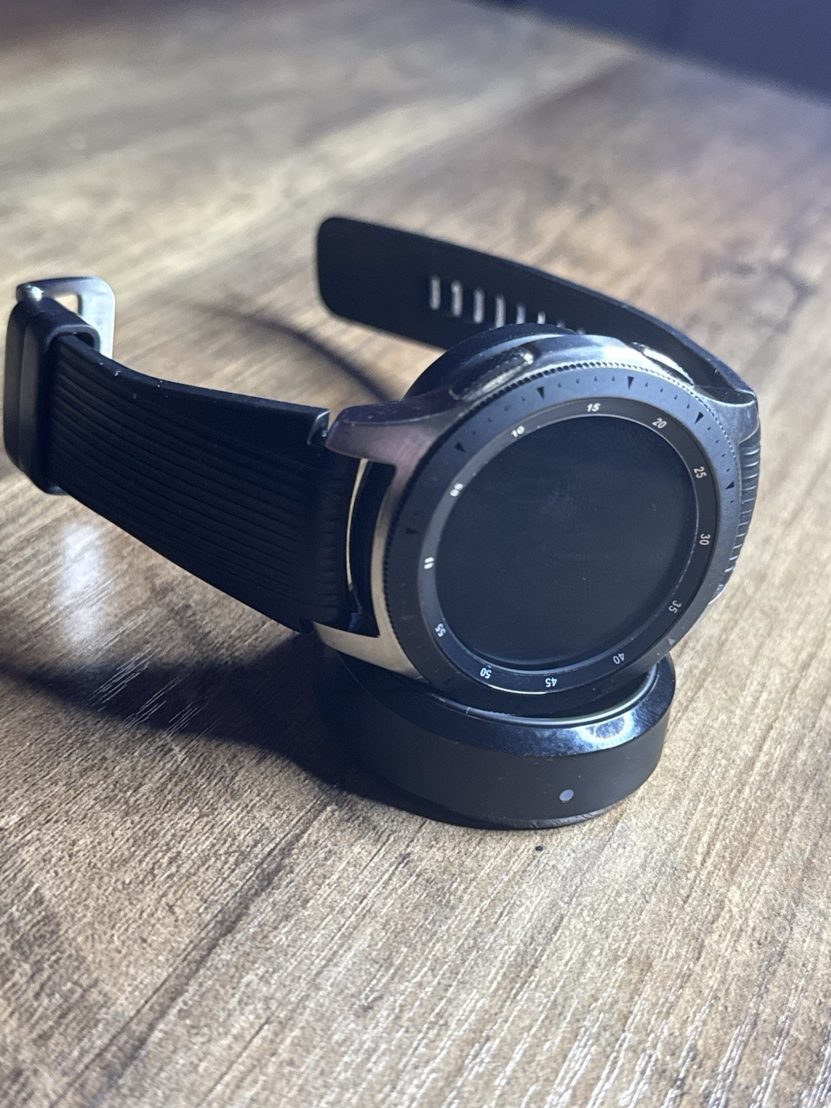 Samsung Galaxy Watch 46mm Silver Black Silicone Touch BT w/ charging stand