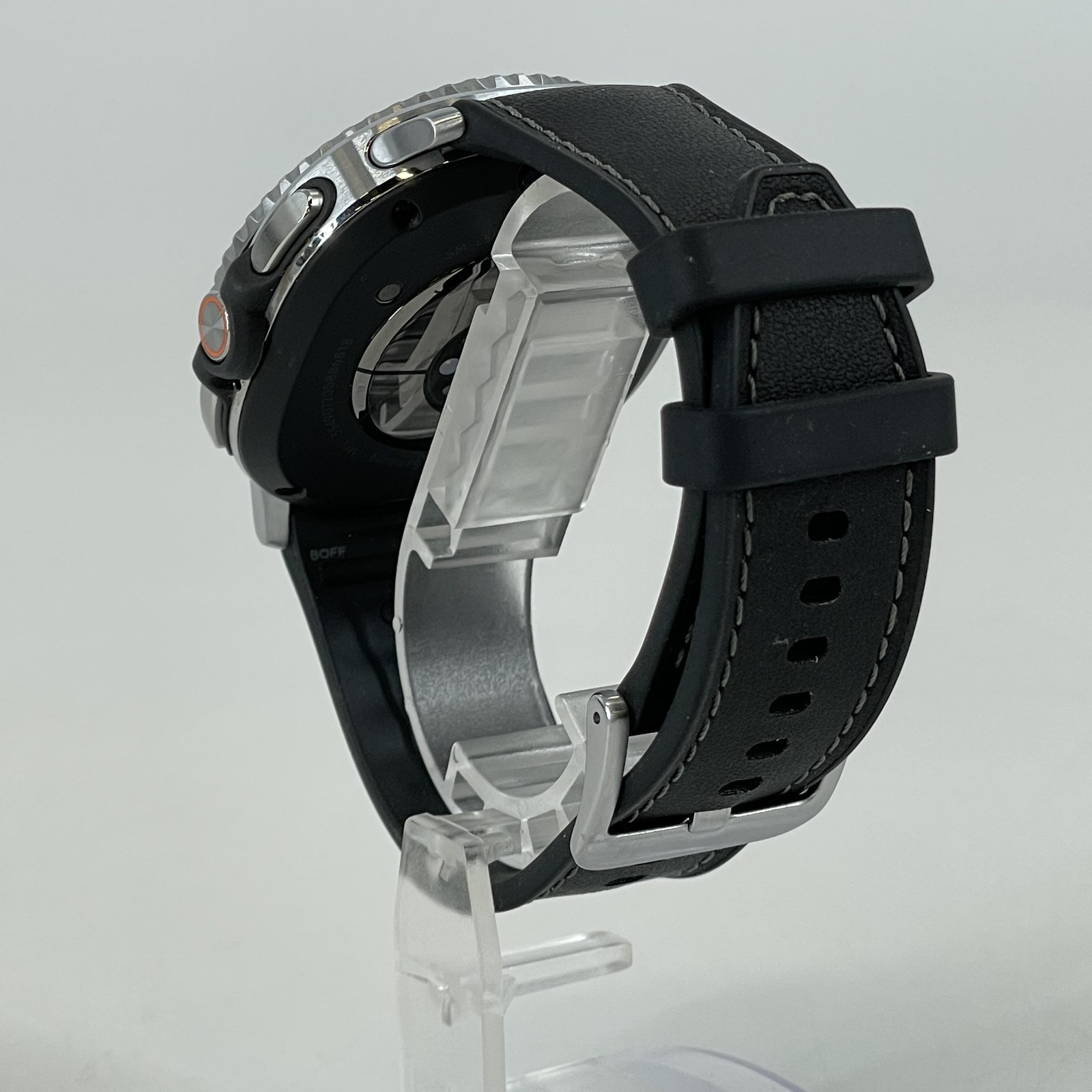 Samsung Galaxy Watch8 Classic 46mm Black Stainless (LTE) w/ Black Hybrid – 9/10