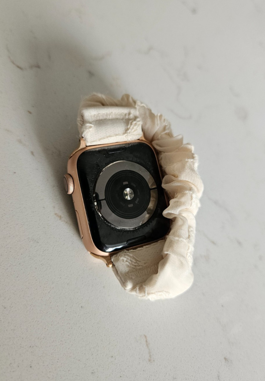 Apple Watch Series 4 44mm Rose Gold – WiFi – Fabric / Stretch Band